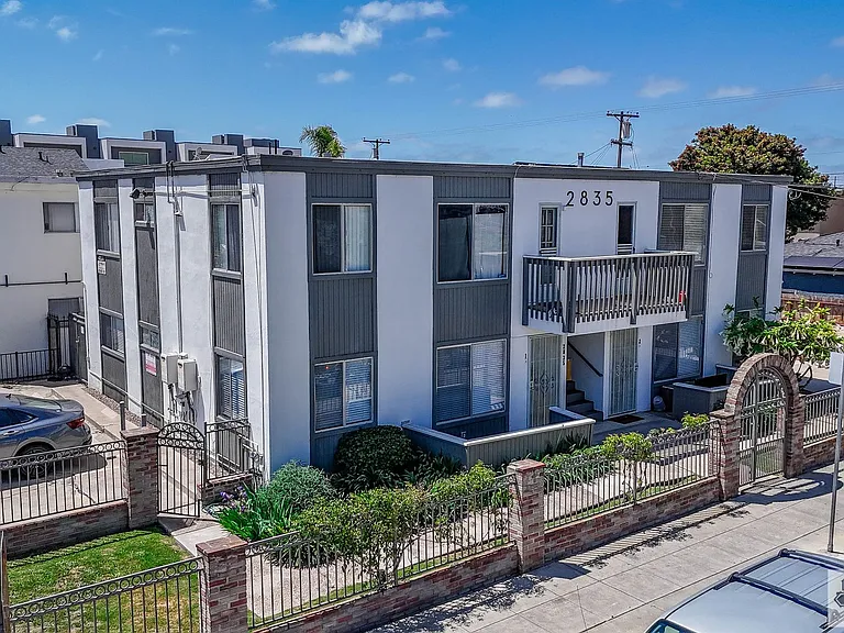 2835 Polk Ave — Photo 23
