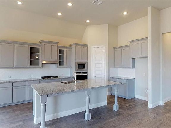 3rd image of 2318 Clover Ct
