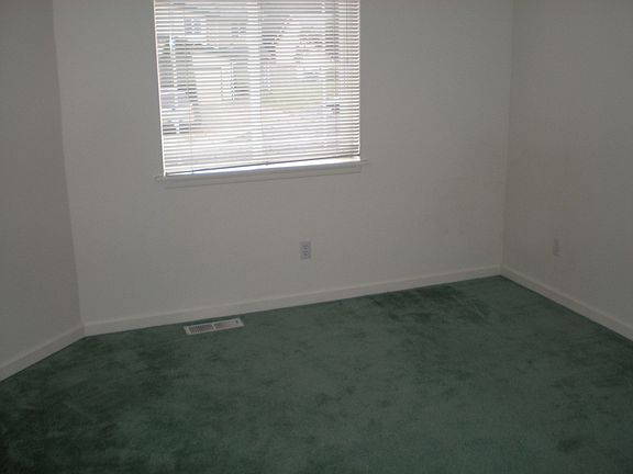 2nd image of 4016 To 4018 Quail Dr SE