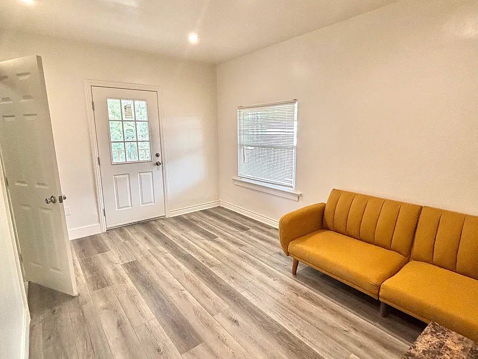 2903 Van Buren Pl #2