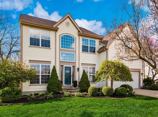1328 Royal Oak Dr, Lewis Center, OH