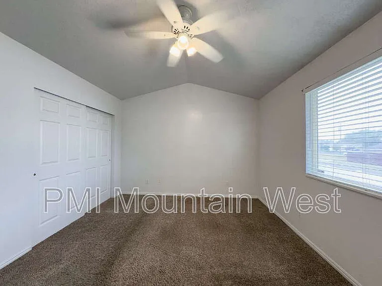 2419 W 1850 N — Photo 23