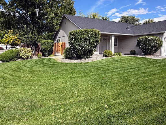 2nd image of 1356 Brooke Way