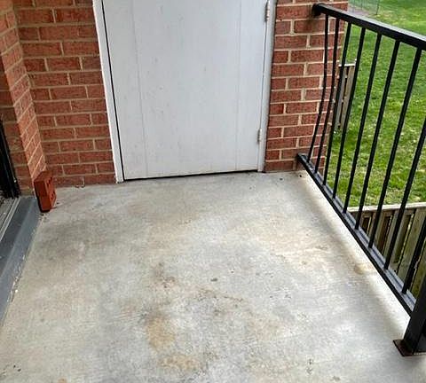 4th image of 884 Quince Orchard Blvd