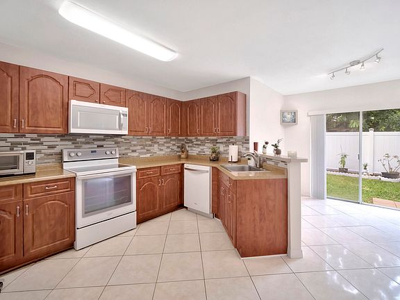 4th image of 5236 NW 186th Ter