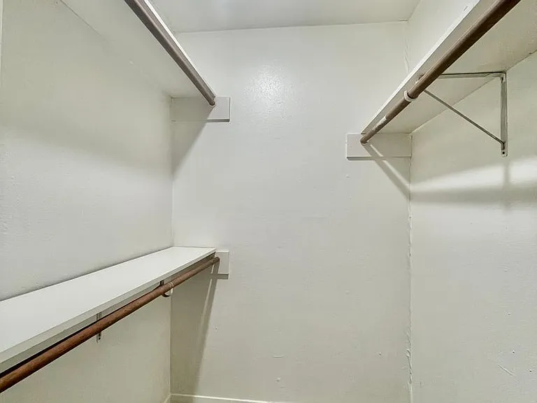 Chestnut Place Apartments — Photo 16