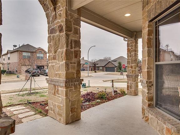 5th image of 1305 Soaptree Ln