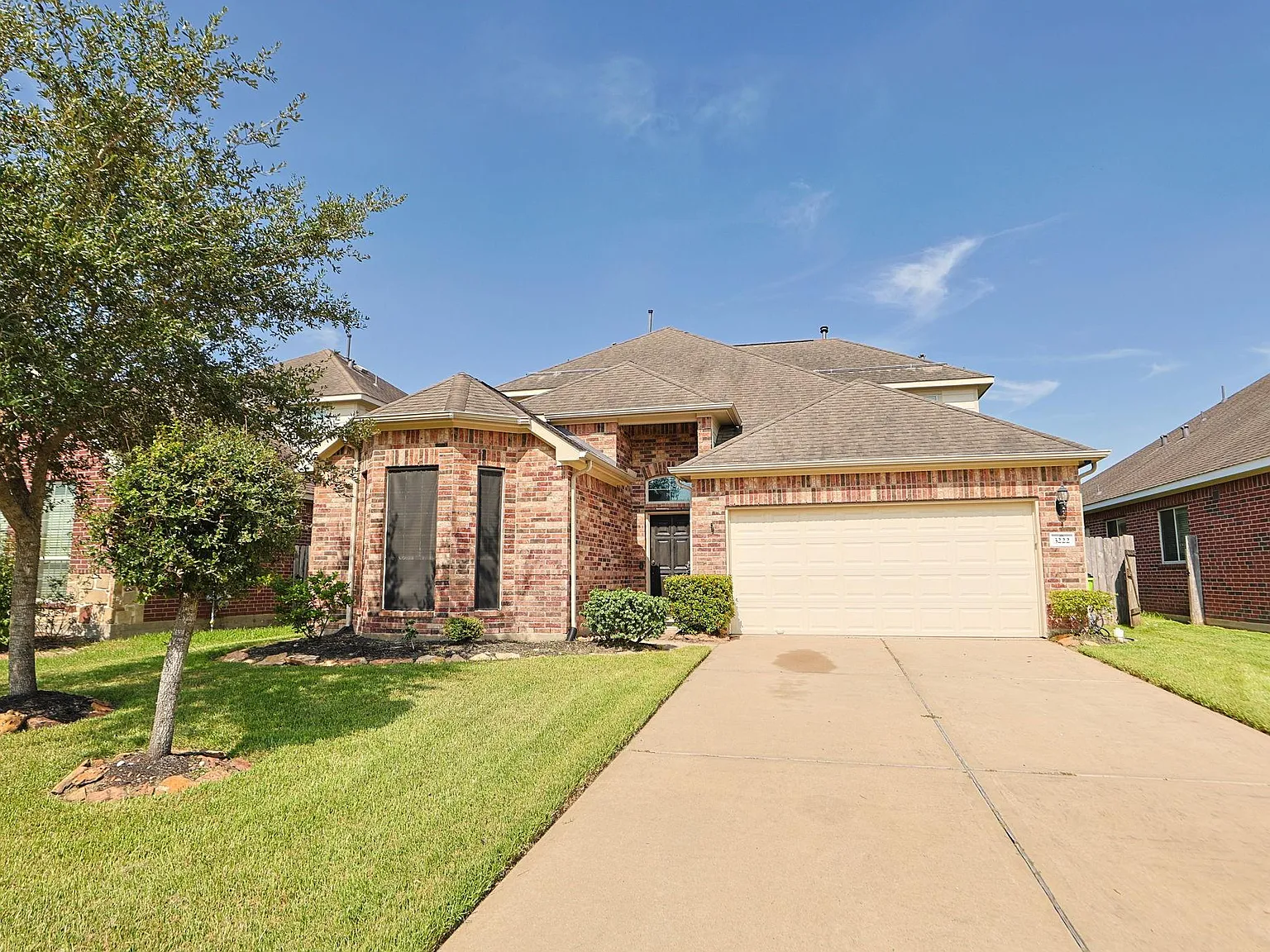4 bed, 3.0 bath, 2778 sqft, $2,700 — Photo 1