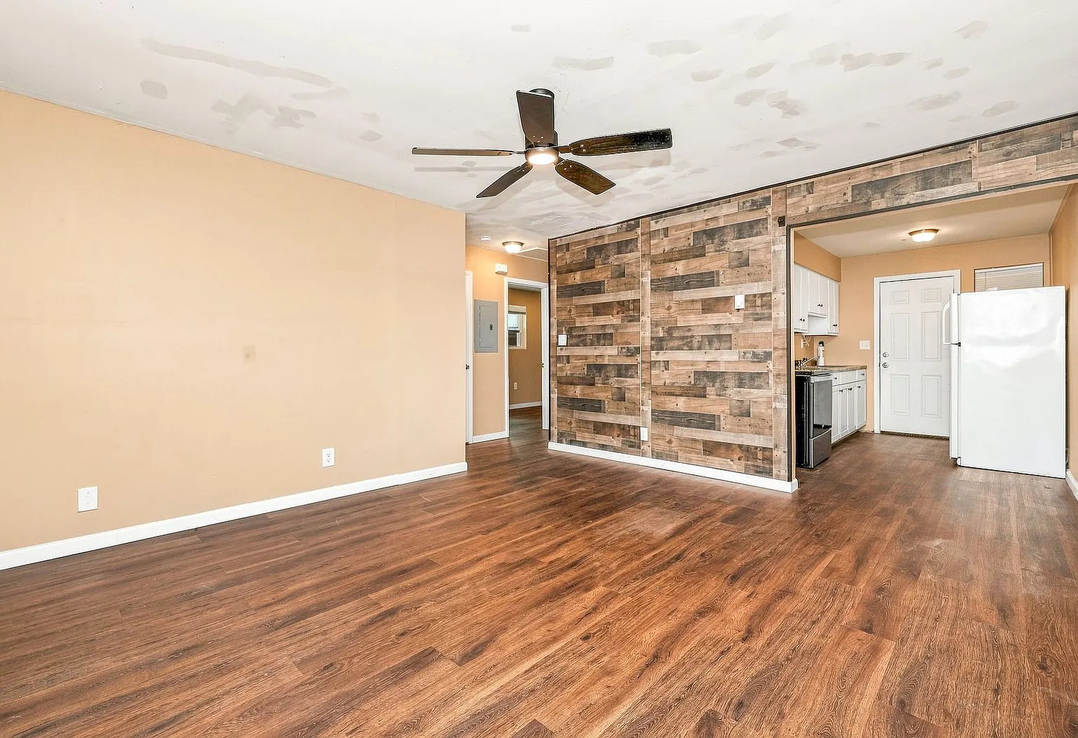 2646 Home Ave — Photo 4