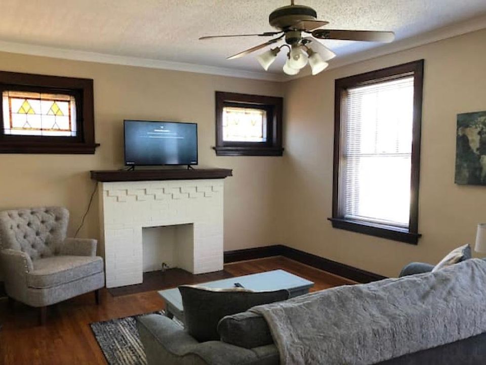 1st image of 5042 Winona Ave #2