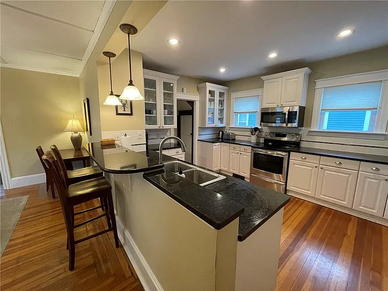 35 Annandale Rd — Photo 3