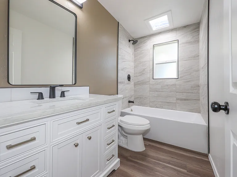 1132 S Eli Dr — Photo 2