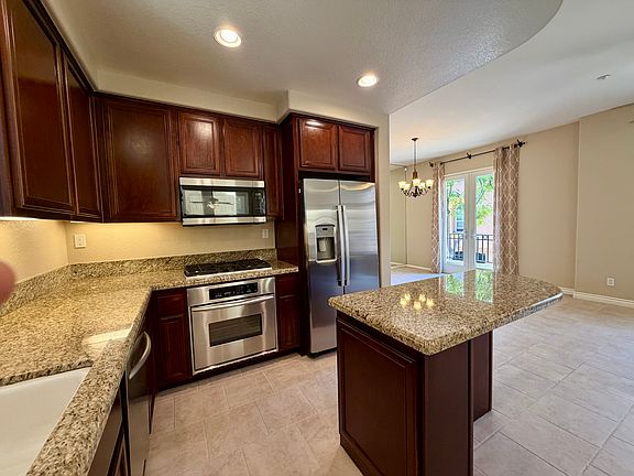 5th image of 2676 Villas Way
