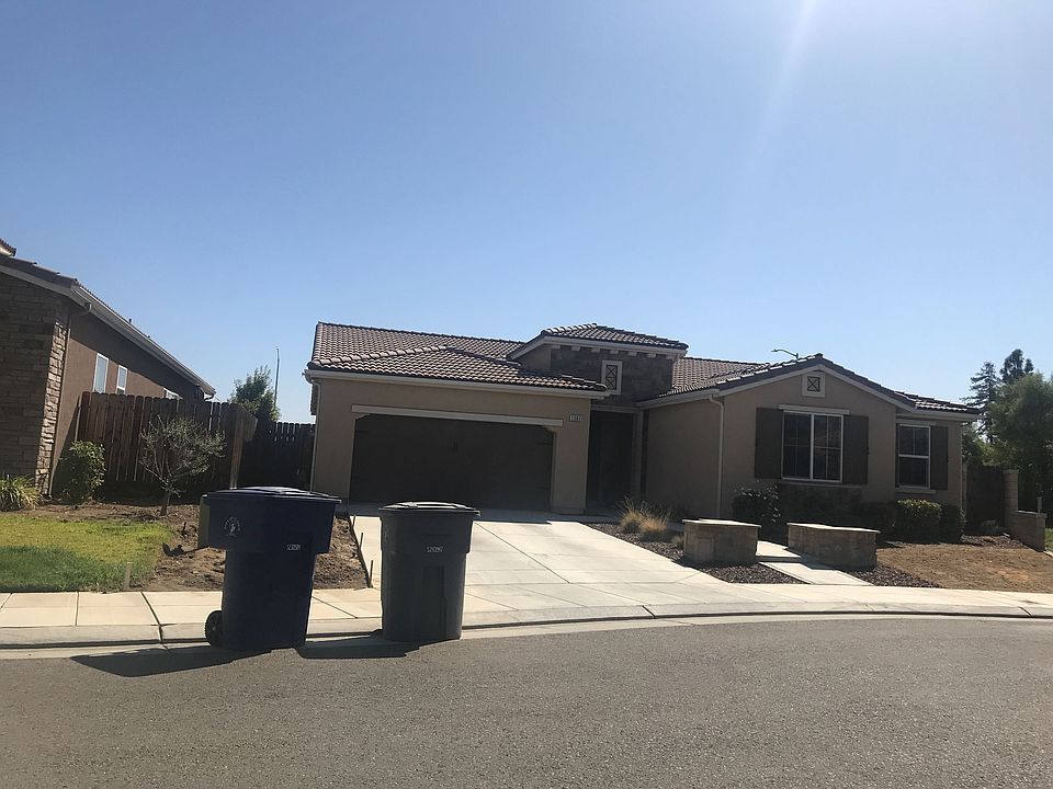 2nd image of 1083 La Jolla Ave
