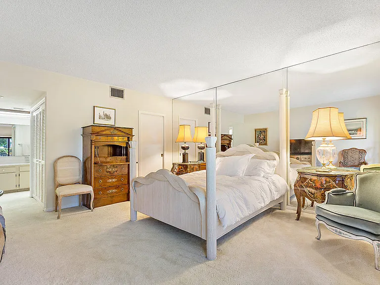 11863 Wimbledon Cir #426 — Photo 7