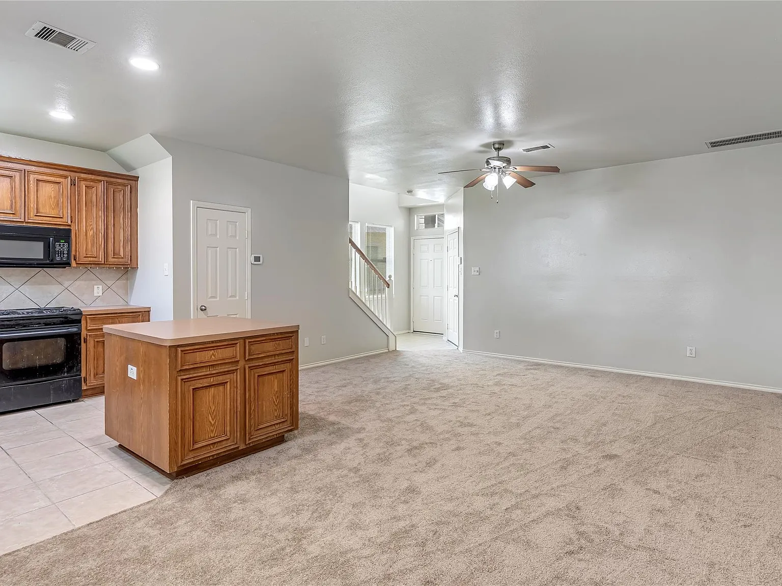 2 bed, 2.0 bath, 1490 sqft, $1,650 — Photo 4