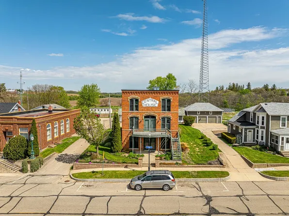 210 W High St, Orangeville, IL 61060