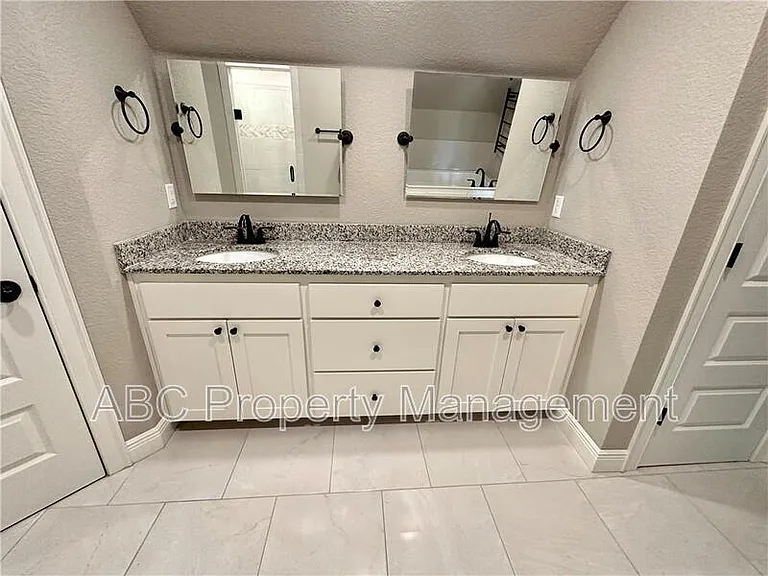 3819 W Maclura Way — Photo 16