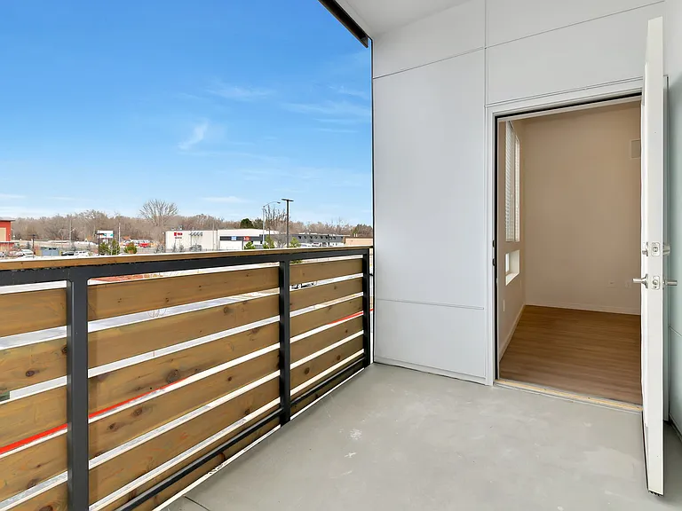 Parkway Apartments — Photo 44