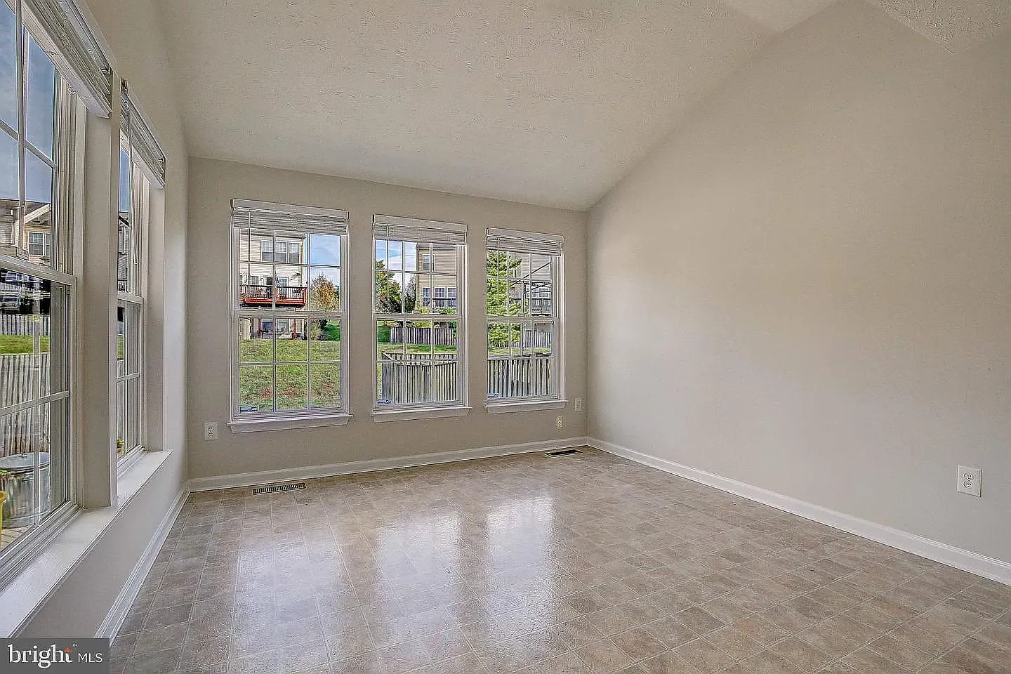 3 bed, 1674 sqft, $2,850 — Photo 3