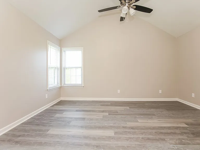 1202 Welsh Dr — Photo 10