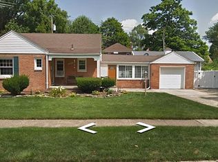 14850 Regina Ave, Allen Park, MI 48101