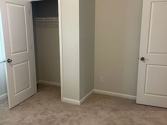 2nd image of 828 Longleaf Dr