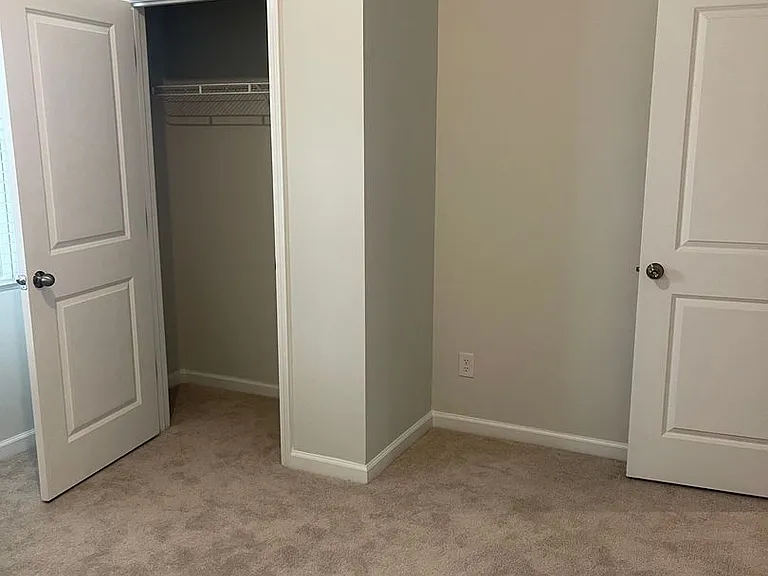 828 Longleaf Dr — Photo 2