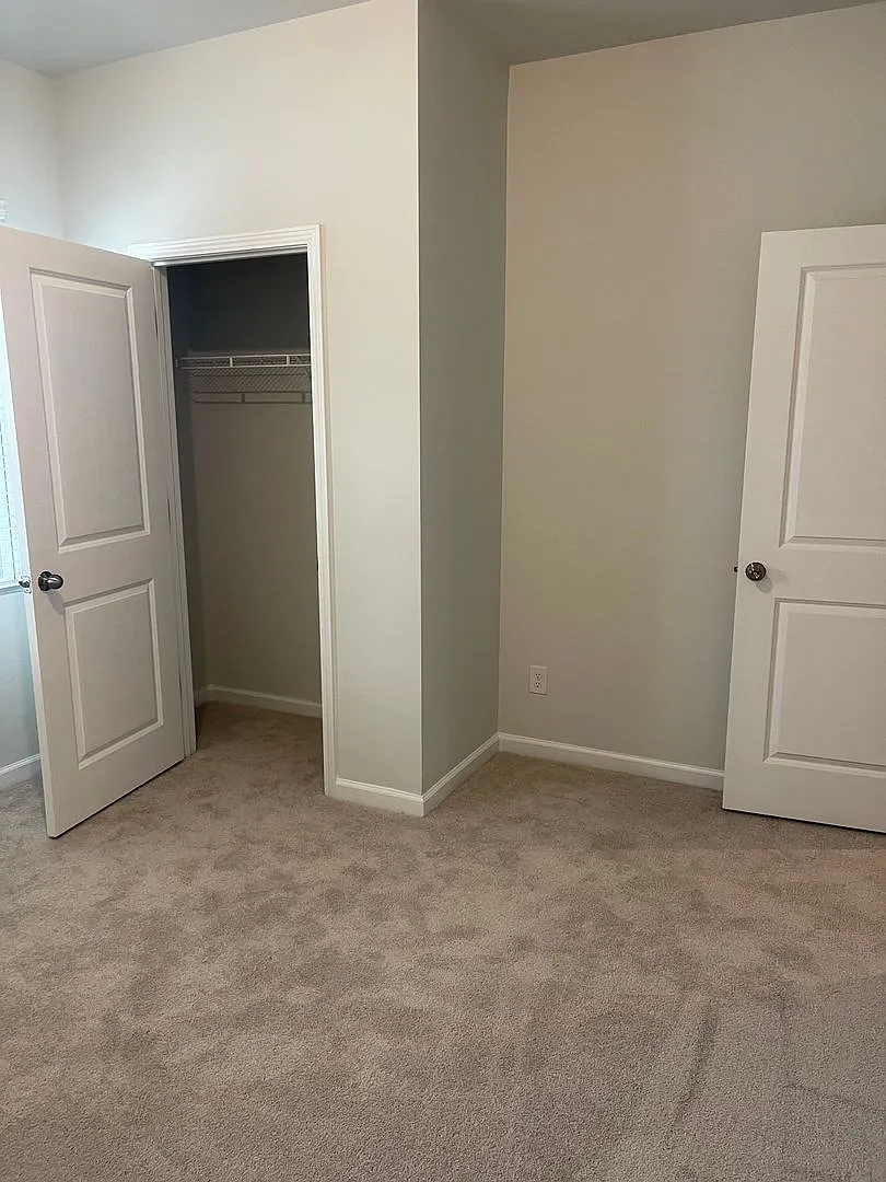 Building Photo - 828 Longleaf Dr