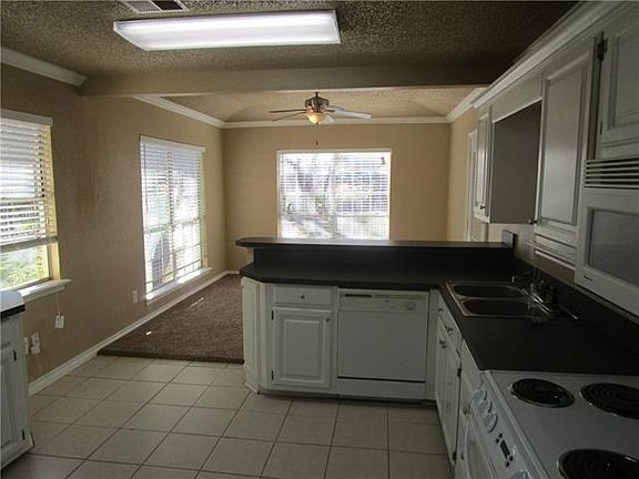 5th image of 3948 Woodlane Ave