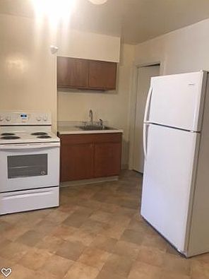 3rd image of 307 Mulberry Ln #A