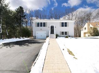 148 Mohawk Trl, Cranston, RI 02921