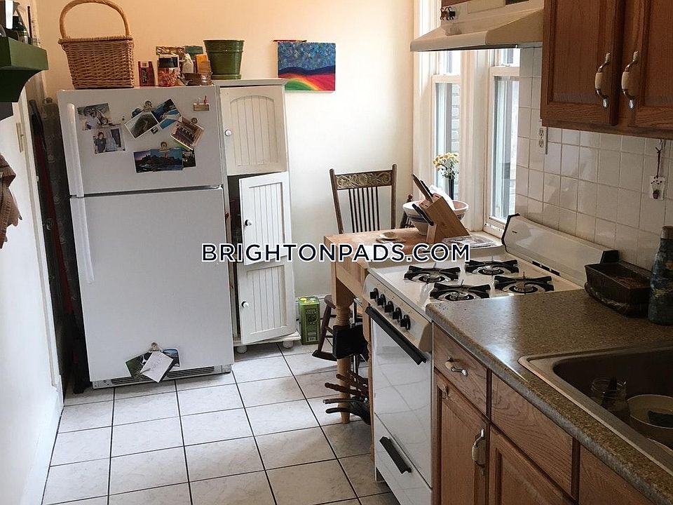 2nd image of 24 Sidlaw Rd #U16