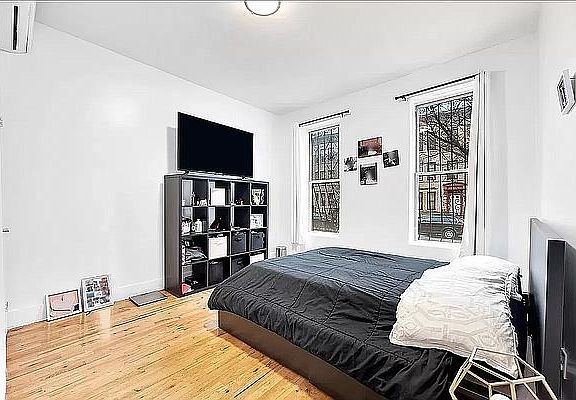 4th image of 2310 Bedford Ave APT 2R