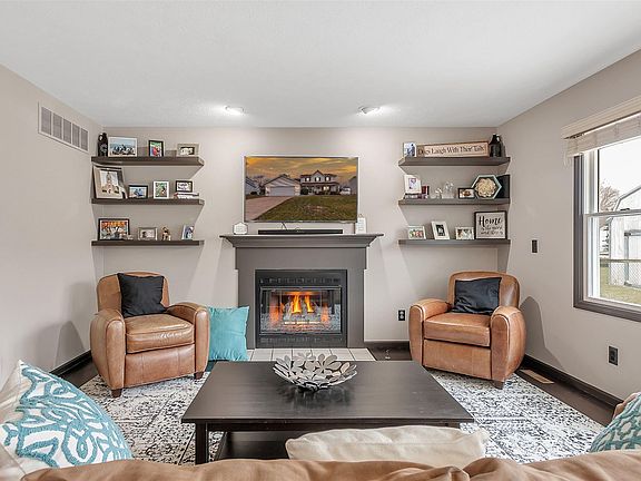 5th image of 4034 Southampton Dr
