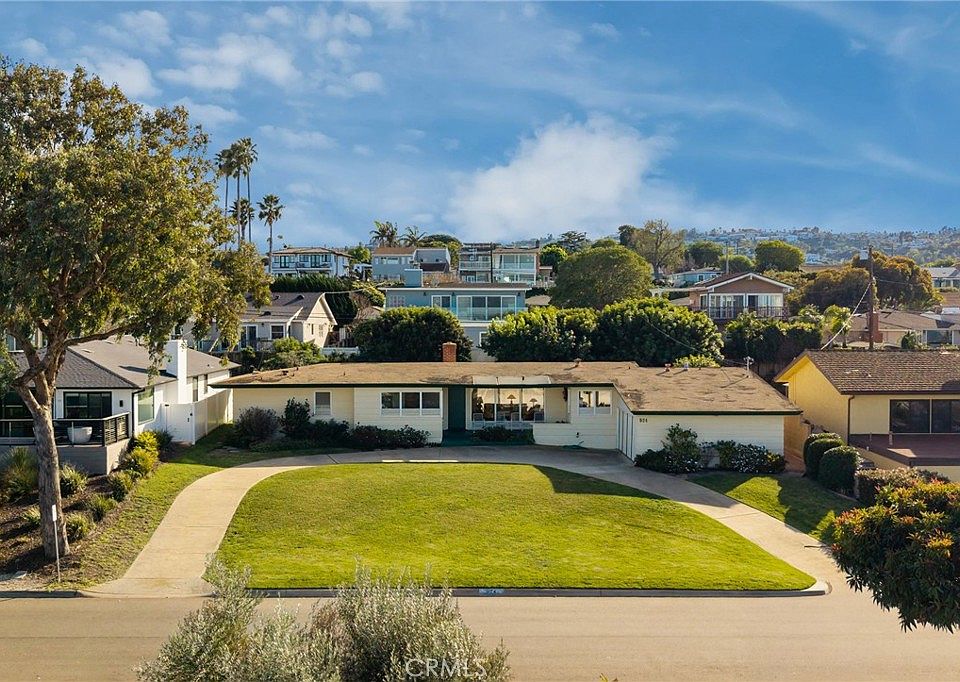 1st image of 924 Calle Miramar