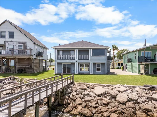 645 3rd St, San Leon, TX 77539