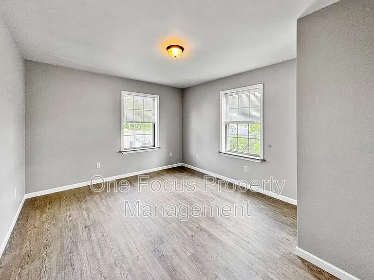 218 Peach St — Photo 10