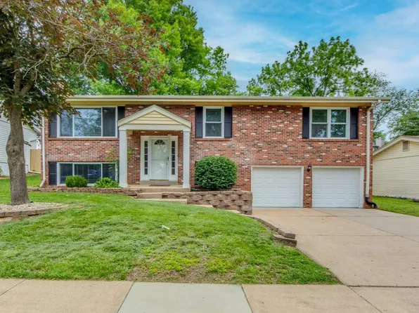 586 Bridgebend Rd, Ballwin, MO 63021