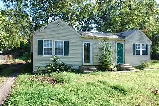 2043 Maywood St — Photo 5