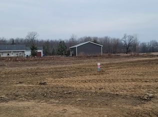 13229 Countryclub Dr, Linden, MI 48451