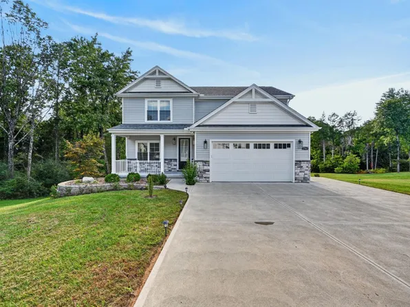 2561 Hidden Acres Dr, Lawrenceburg, IN 47025