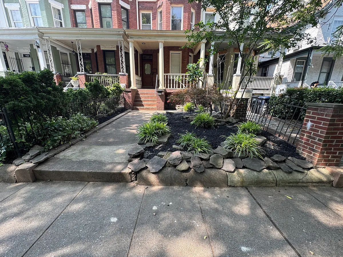 Building Photo - 1337 Kenyon St NW #2