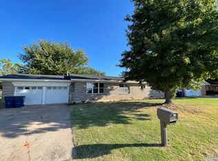 907 W Osage St, Marlow, OK 73055
