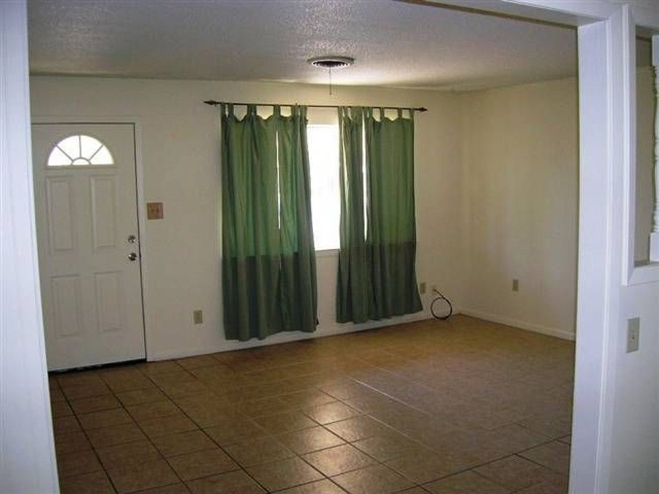 2nd image of 1207 Mulberry Dr