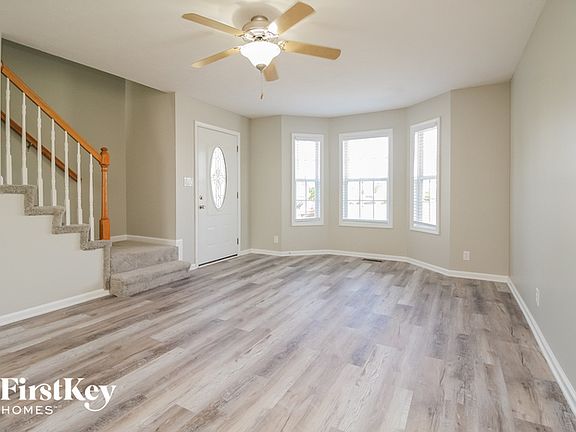3rd image of 937 Wheatfield Ct
