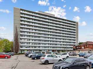 580 Christie St #302, Toronto, ON M6G 3E3