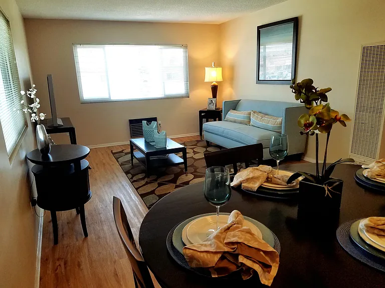 Park Parthenia Apartments — Photo 11