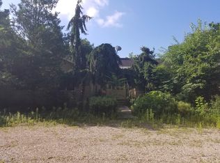 100A Store Hill Rd, Old Westbury, NY 11568