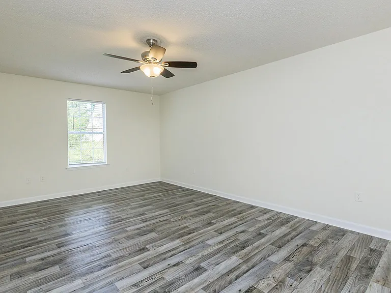 Baytree Condominiums — Photo 28